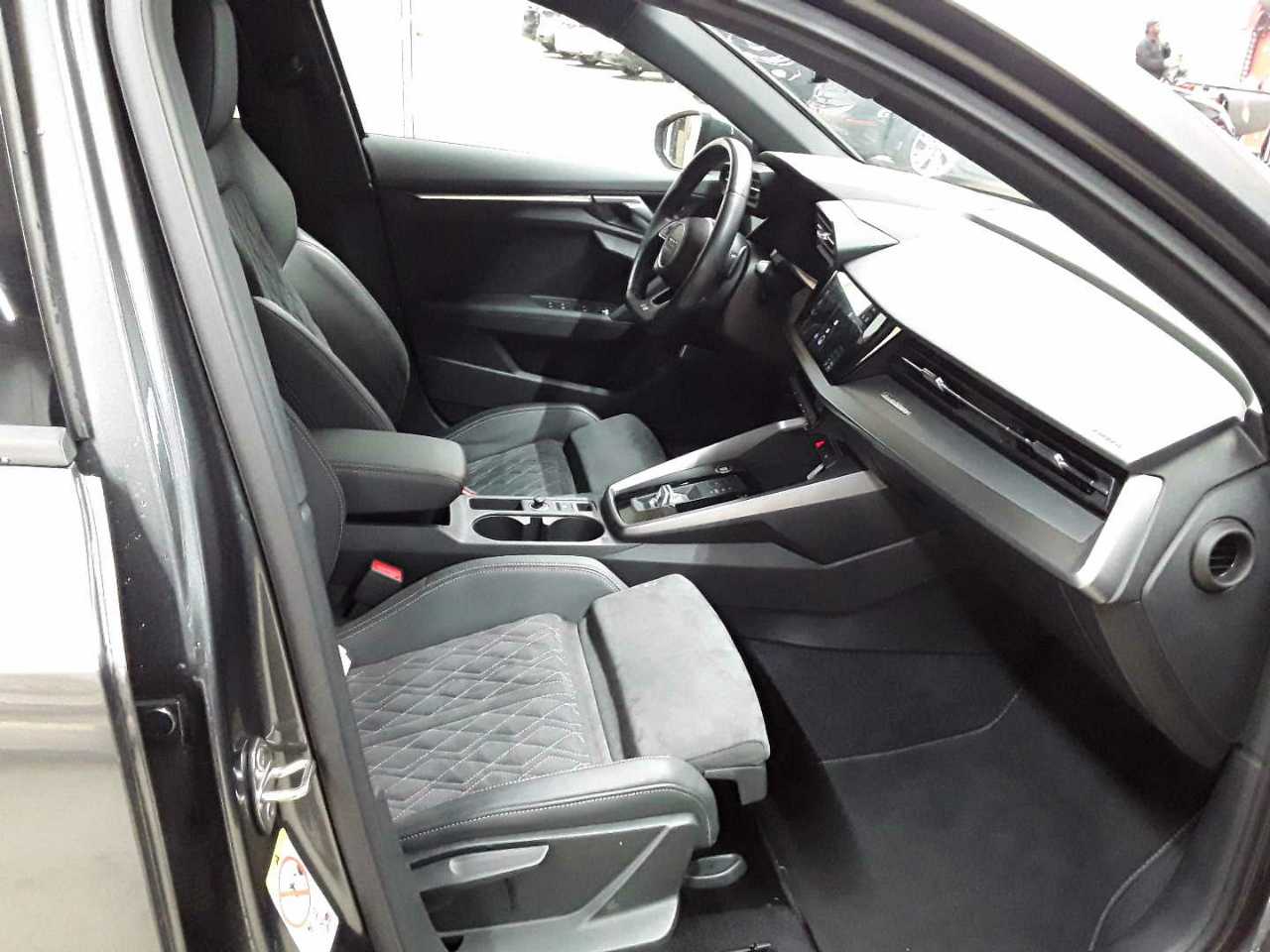 Audi A3 40 TFSI Sportback quattro S tronic S line 8