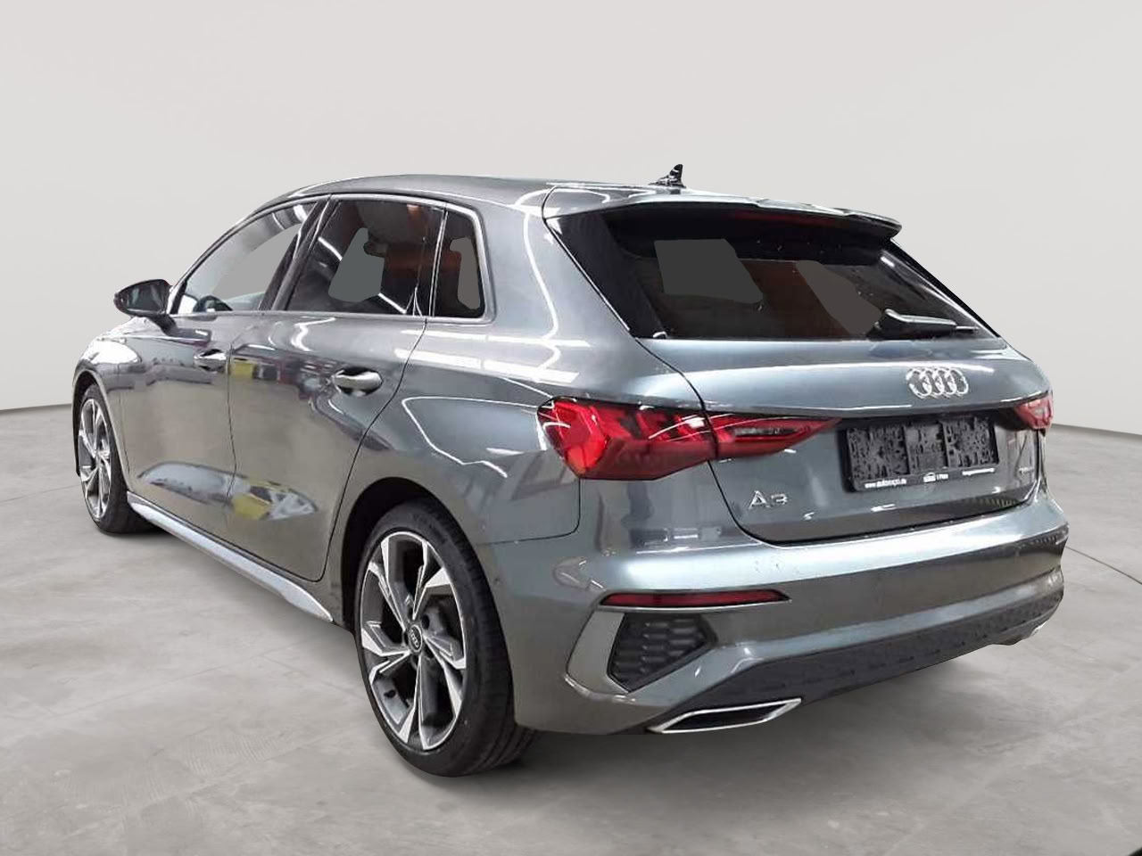 Audi A3 40 TFSI Sportback quattro S tronic S line 5