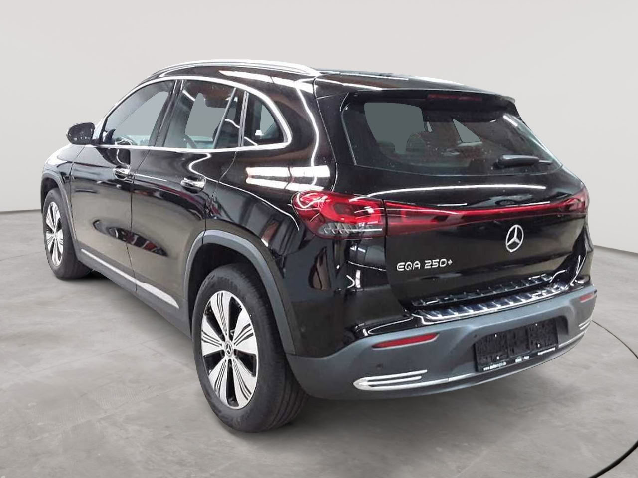 Mercedes-Benz EQA 250+ Progressive 5