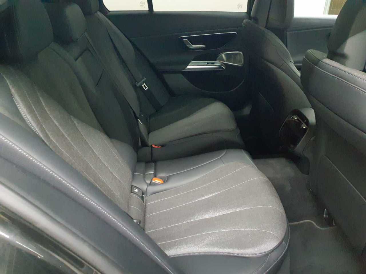Mercedes-Benz E 220 d 9G-TRONIC Edition AVANTGARDE 14
