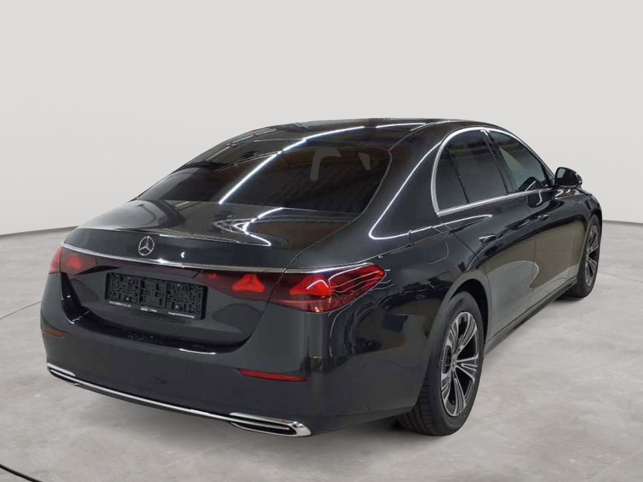 Mercedes-Benz E 220 d 9G-TRONIC Edition AVANTGARDE 4