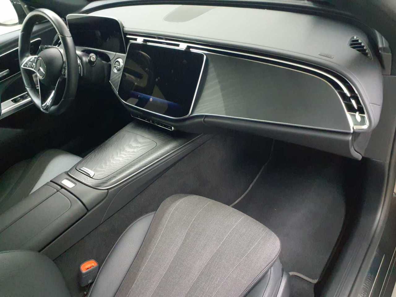 Mercedes-Benz E 220 d 9G-TRONIC Edition AVANTGARDE 9