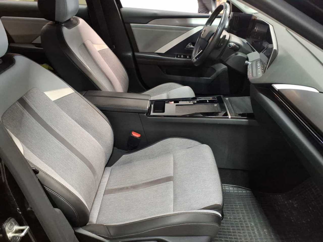 Opel Astra 1.5 D Automatik Business Elegance 8