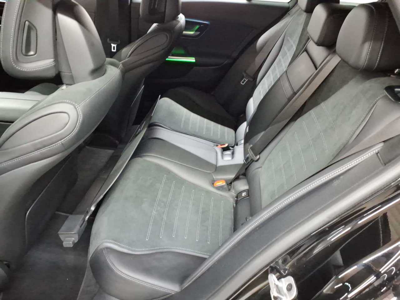 Mercedes-Benz C 220 d 4Matic T 9G-TRONIC AMG Line 13