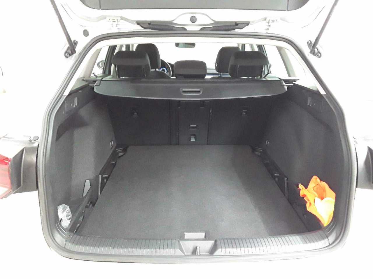 Volkswagen Golf Variant 2.0 TDI SCR DSG Life 15