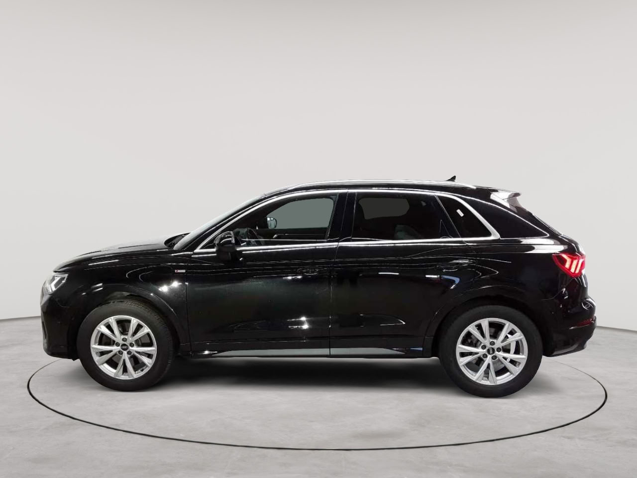 Audi Q3 45 TFSIe S tronic S line 6