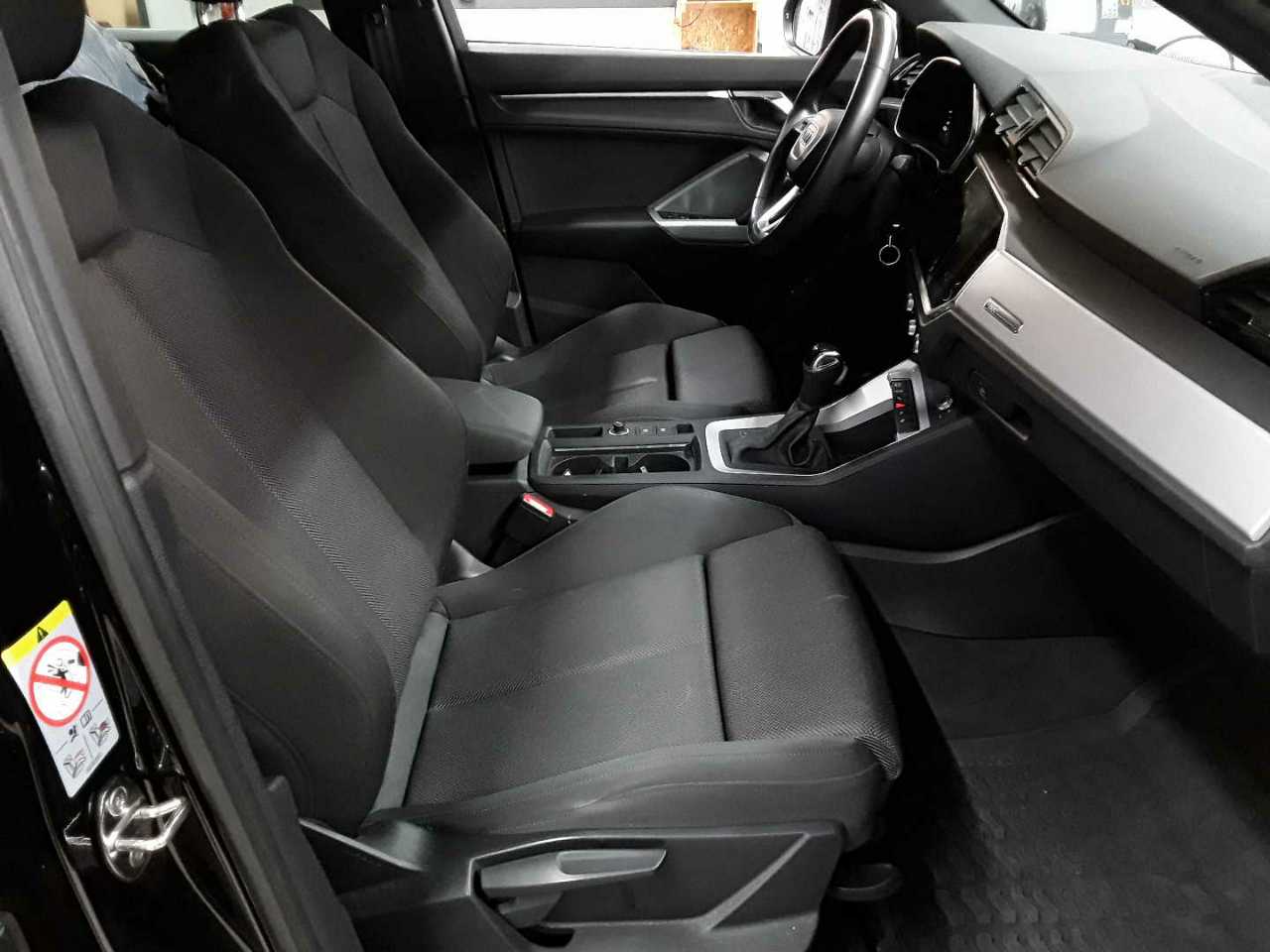 Audi Q3 45 TFSIe S tronic S line 8