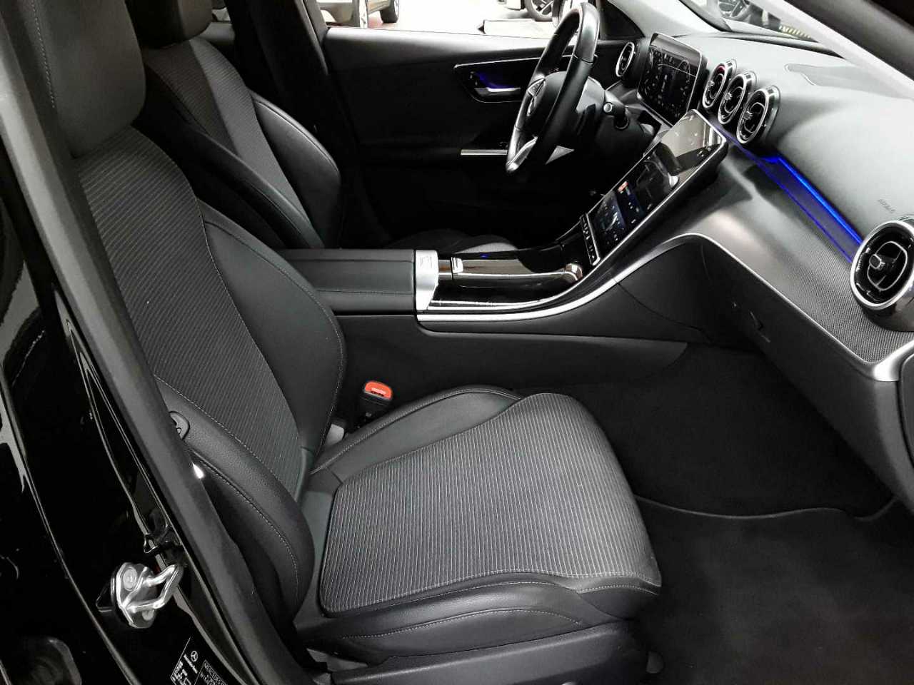 Mercedes-Benz C 300 e 9G-TRONIC Avantgarde 8
