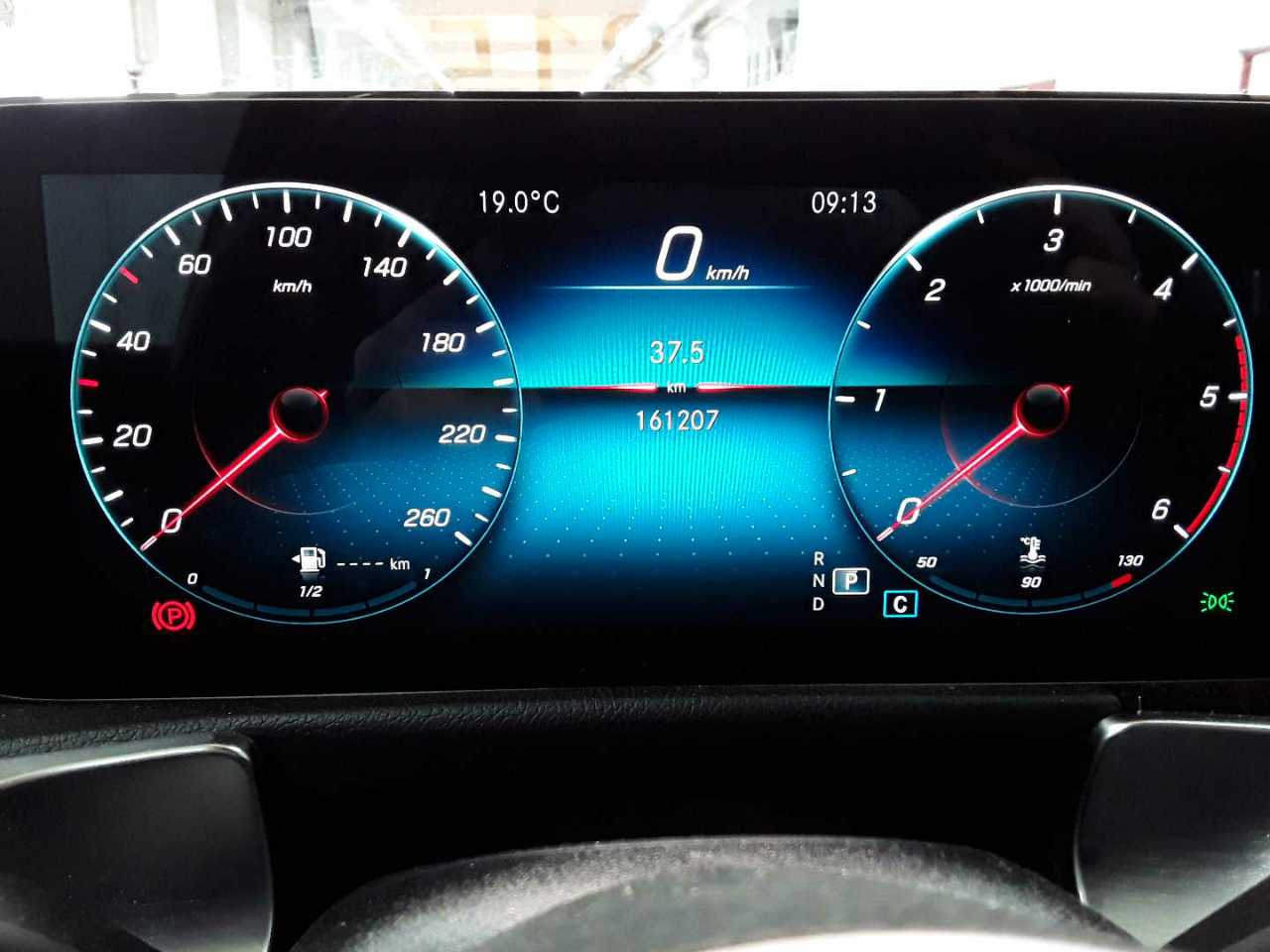 Mercedes-Benz GLB 200 d 4Matic 8G-DCT Progressive 11