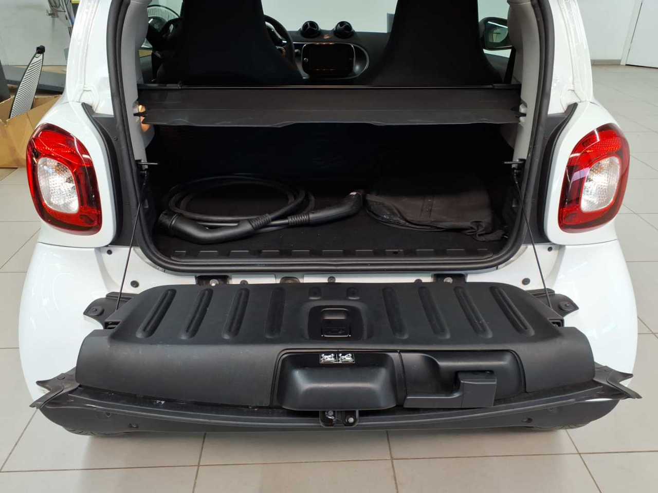 smart fortwo coupe EQ passion 14