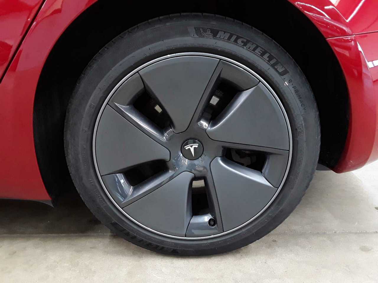 Tesla Model 3 Langstreckenbatt. Allradantrieb Dual Motor 18