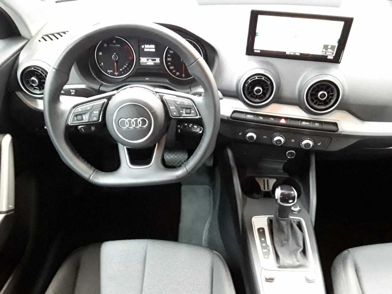 Audi Q2 30 TDI S tronic 10