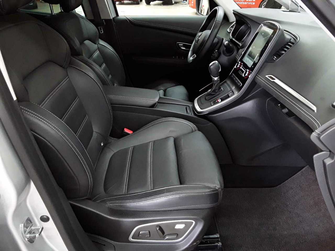 Renault Grand Scenic TCe 140 GPF EDC TECHNO 8