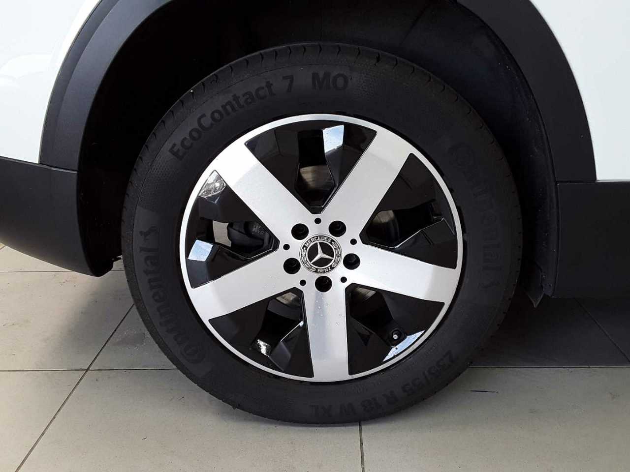 Mercedes-Benz GLB 200 4Matic 8G-DCT Progressive 19