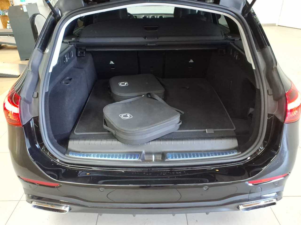 Mercedes-Benz C 300 e T 9G-TRONIC AMG Line 15