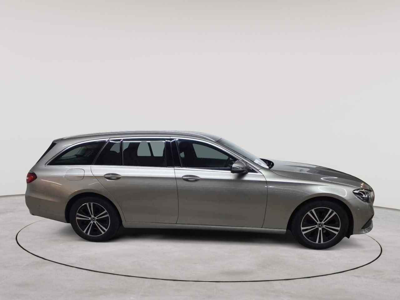 Mercedes-Benz E 220 d T 9G-TRONIC 3