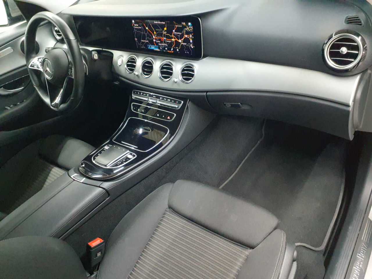 Mercedes-Benz E 220 d T 9G-TRONIC 9