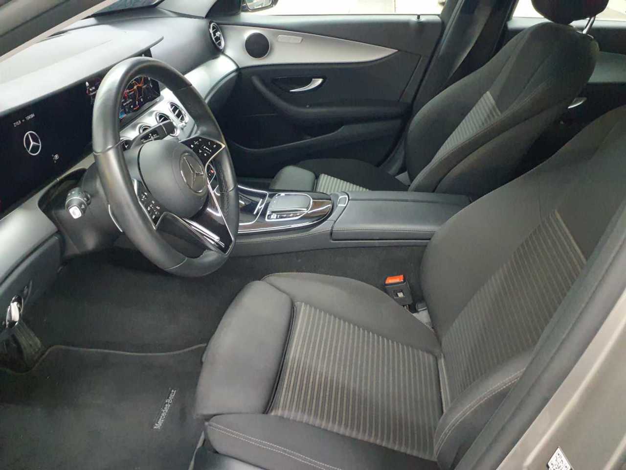 Mercedes-Benz E 220 d T 9G-TRONIC 7