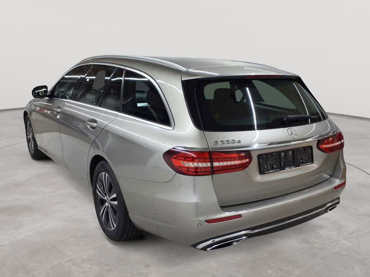 Mercedes-Benz E 220 d T 9G-TRONIC 5