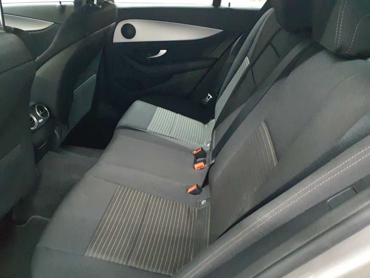 Mercedes-Benz E 220 d T 9G-TRONIC 13