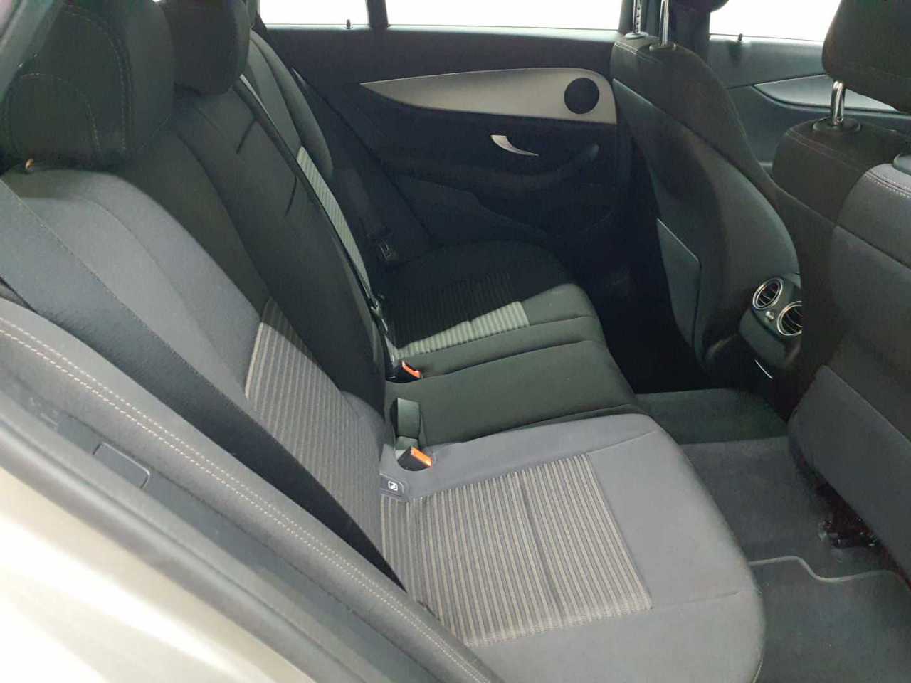 Mercedes-Benz E 220 d T 9G-TRONIC 14