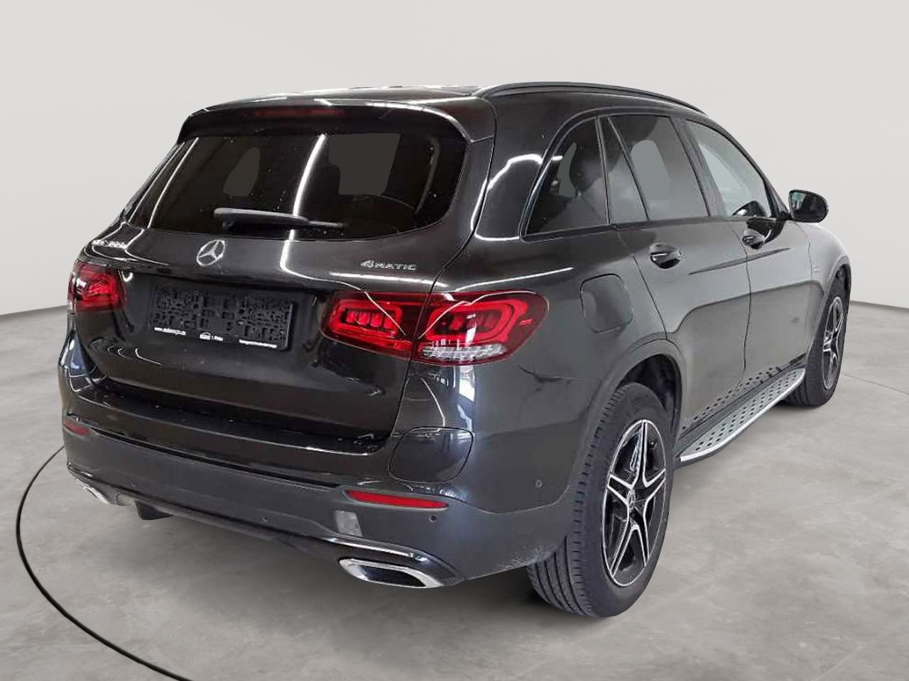 Mercedes-Benz GLC 300 e 4Matic 9G-TRONIC AMG Line 4