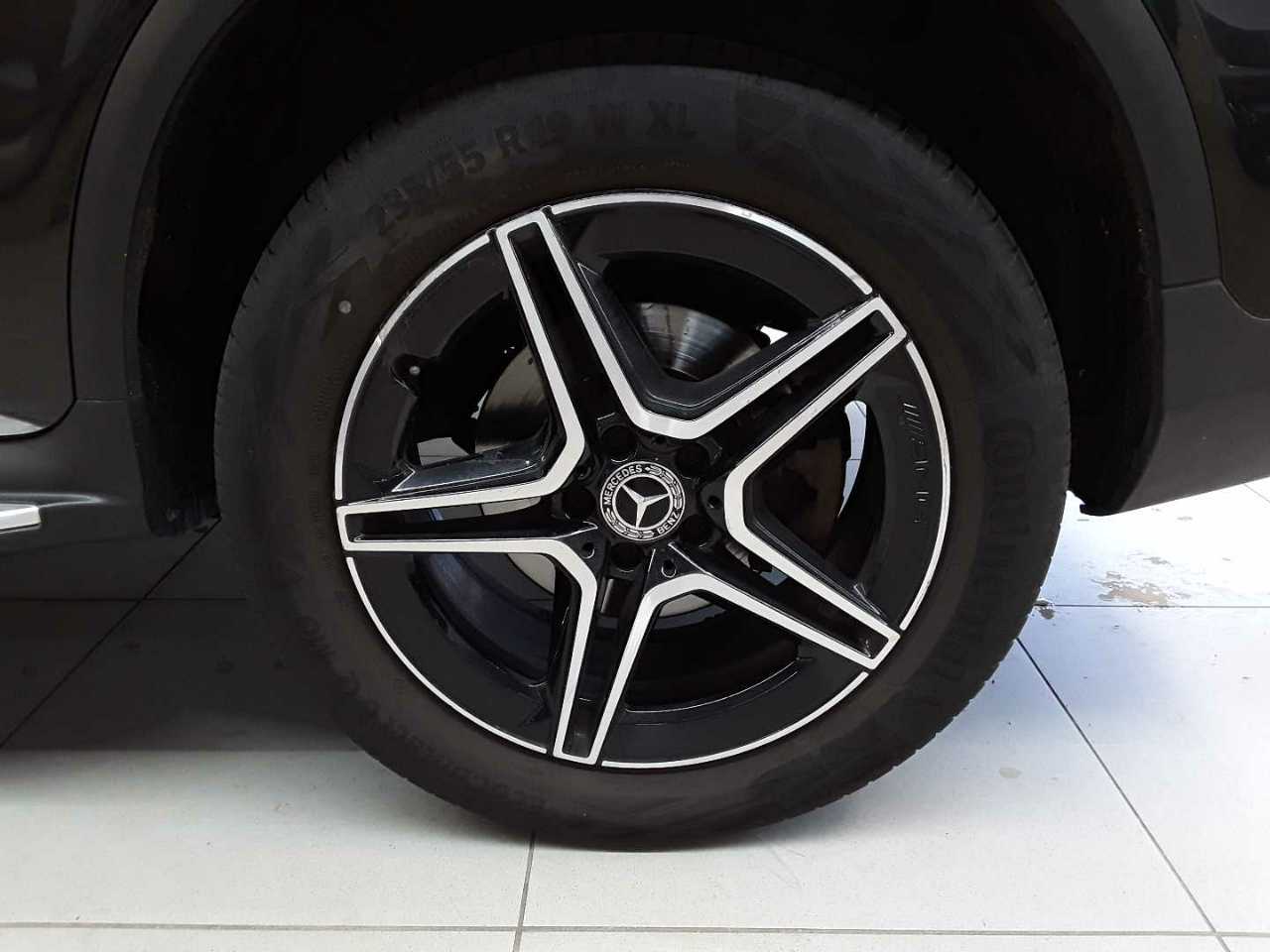 Mercedes-Benz GLC 300 e 4Matic 9G-TRONIC AMG Line 18