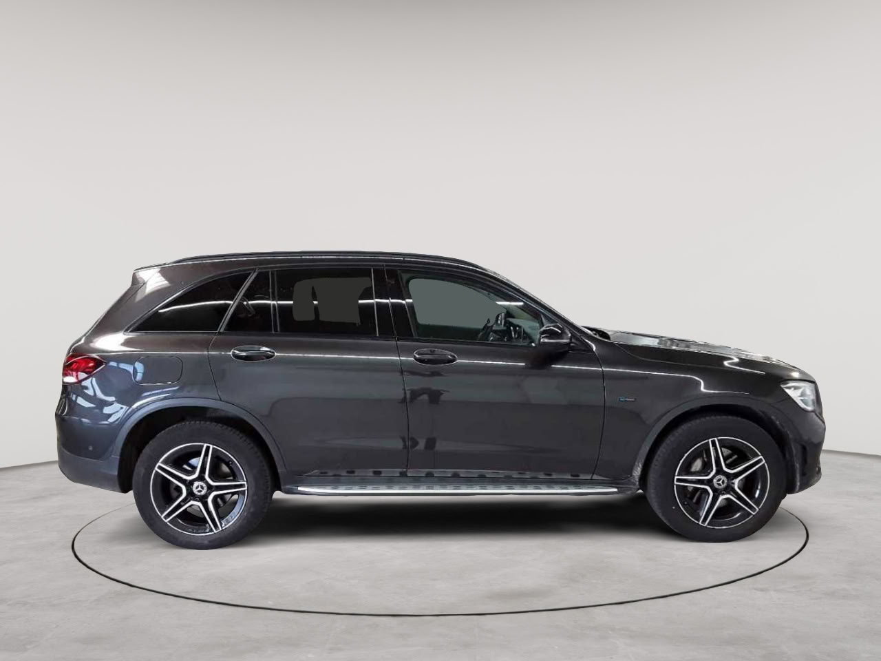 Mercedes-Benz GLC 300 e 4Matic 9G-TRONIC AMG Line 3