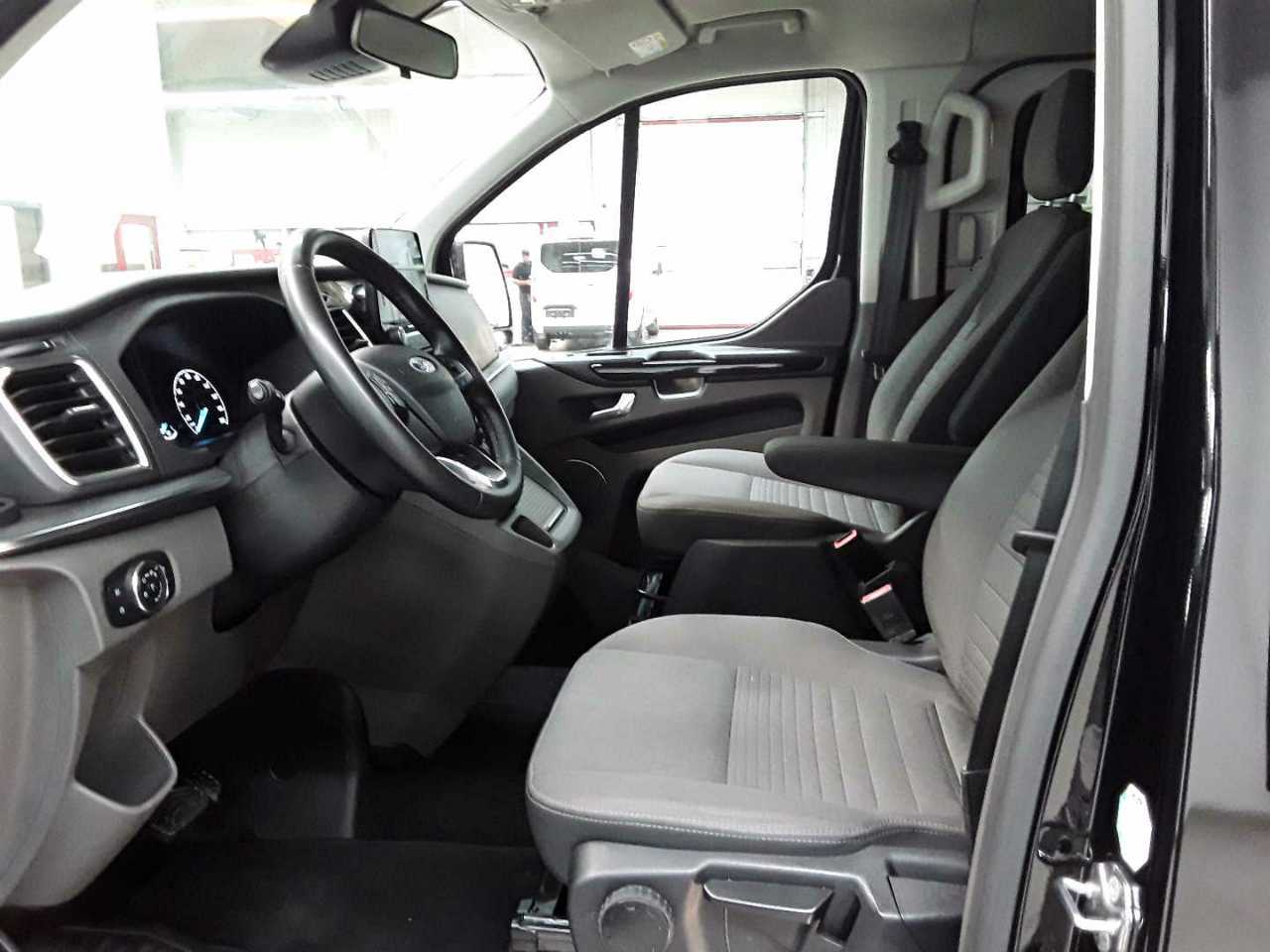 Ford Tourneo Custom 320 L2H1 VA Autm. Titanium 7