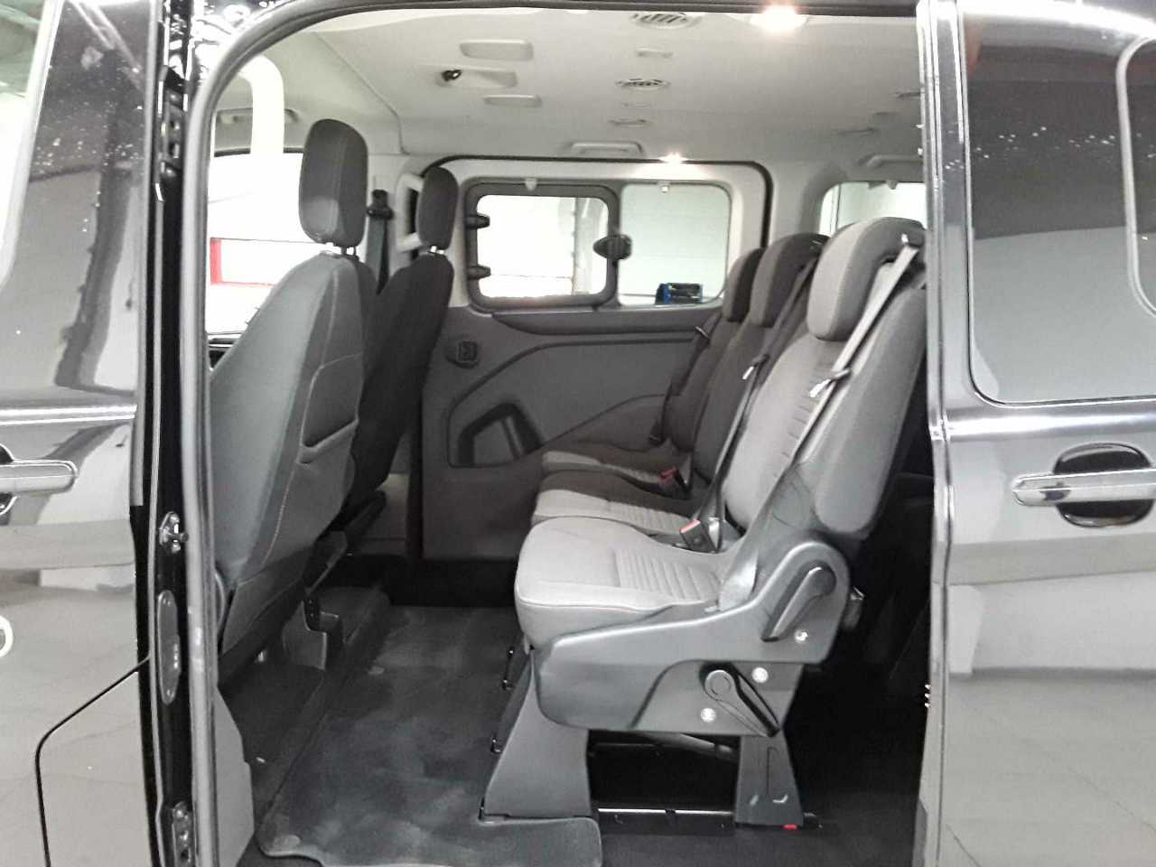 Ford Tourneo Custom 320 L2H1 VA Autm. Titanium 13