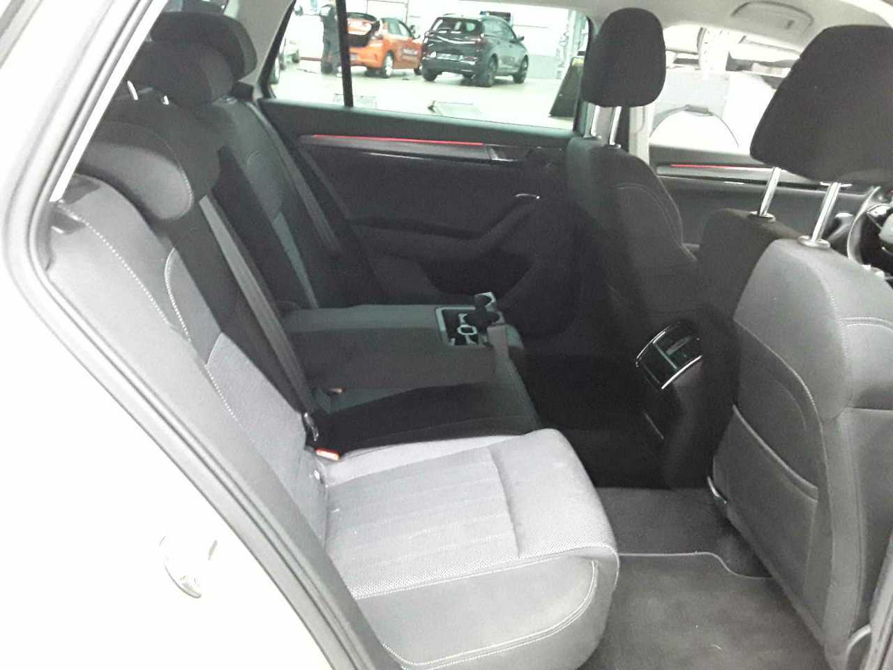 Skoda Superb Combi 2.0 TDI 4x4 DSG Style 14