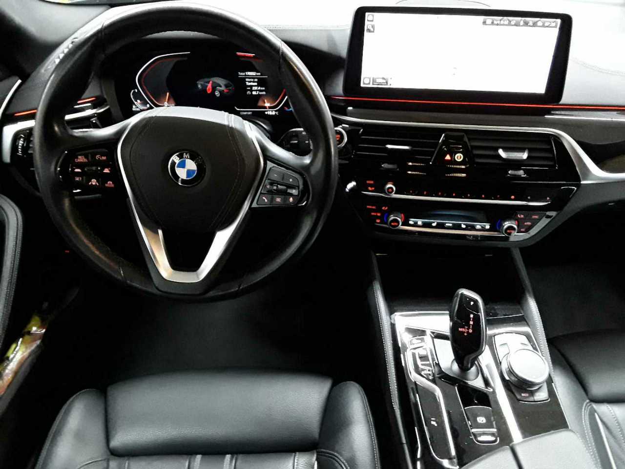 BMW 520d Touring Aut. Luxury Line 10