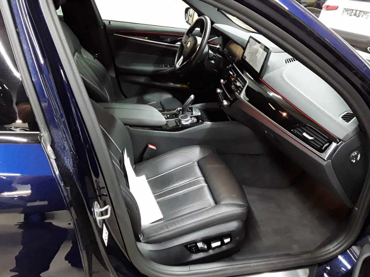 BMW 520d Touring Aut. Luxury Line 8