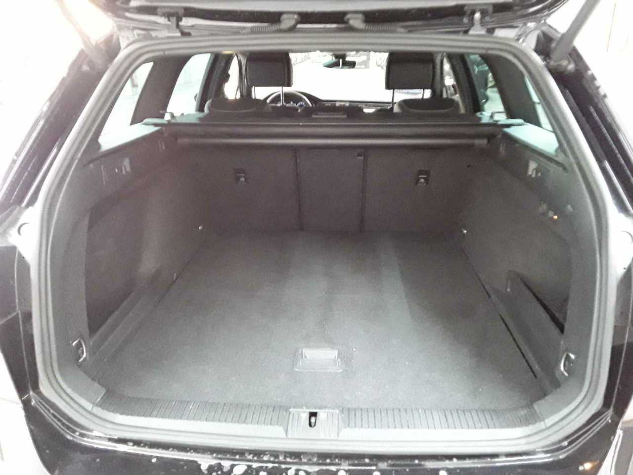 Volkswagen Passat Variant 2.0 TDI SCR DSG Business 15