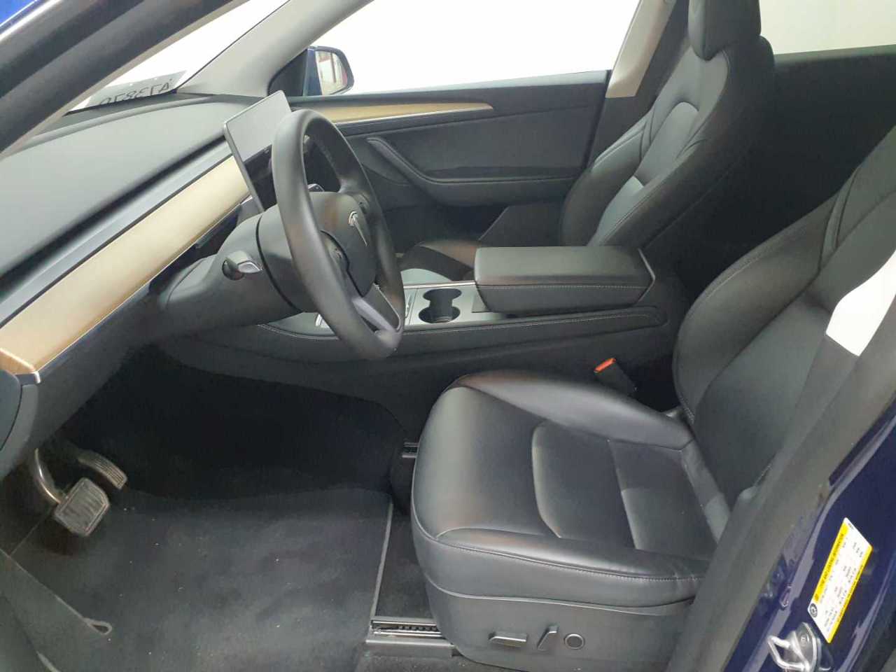 Tesla Model Y Long Range Dual Motor AWD 8