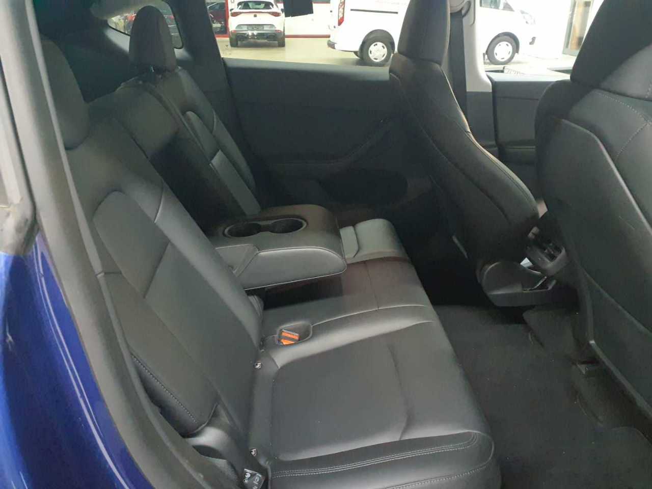 Tesla Model Y Long Range Dual Motor AWD 13