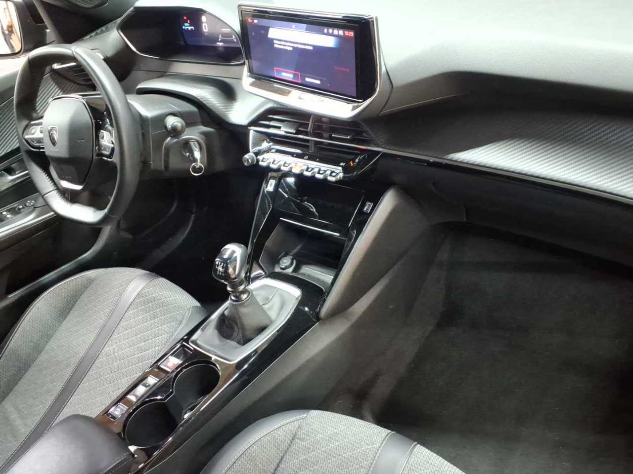 Peugeot 2008 PureTech 100 Allure 9