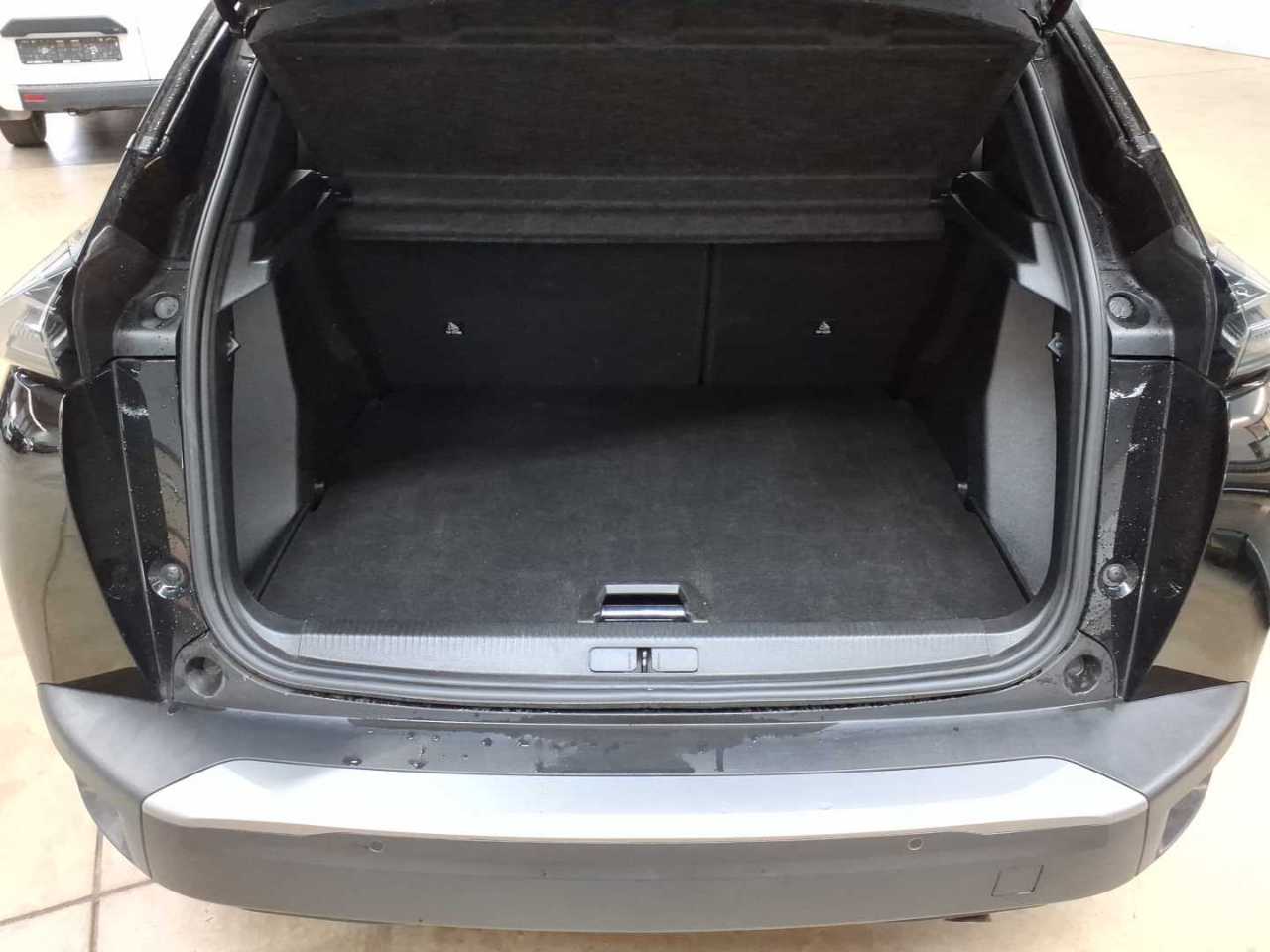 Peugeot 2008 PureTech 100 Allure 15