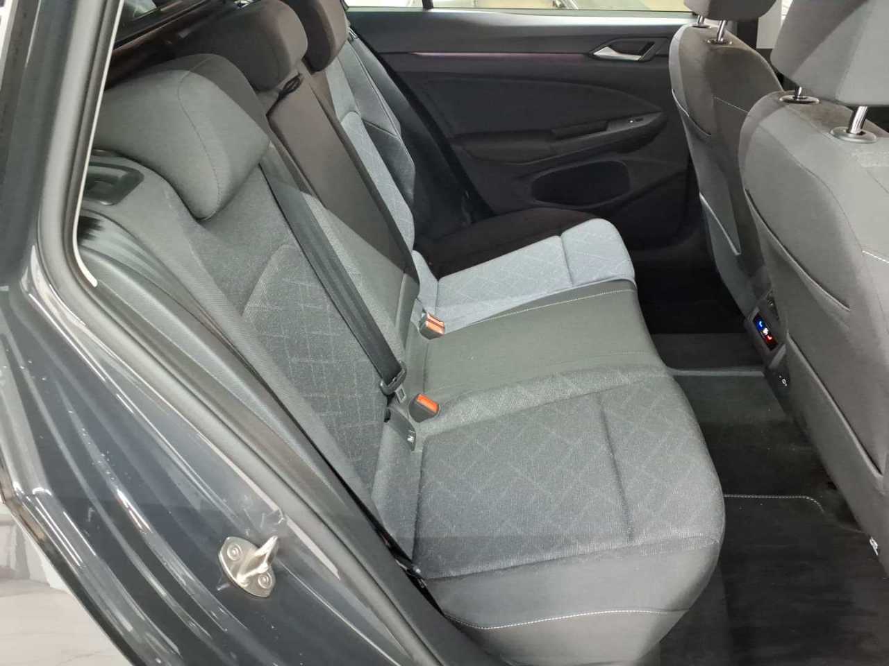 Volkswagen Golf Variant 2.0 TDI SCR DSG Life 14