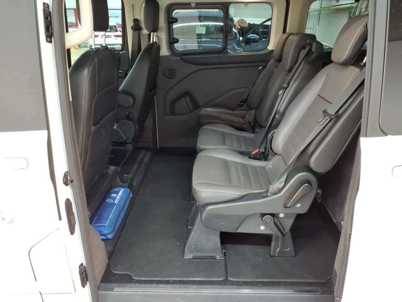 Ford Tourneo Custom 320 L1H1 VA Titanium 14