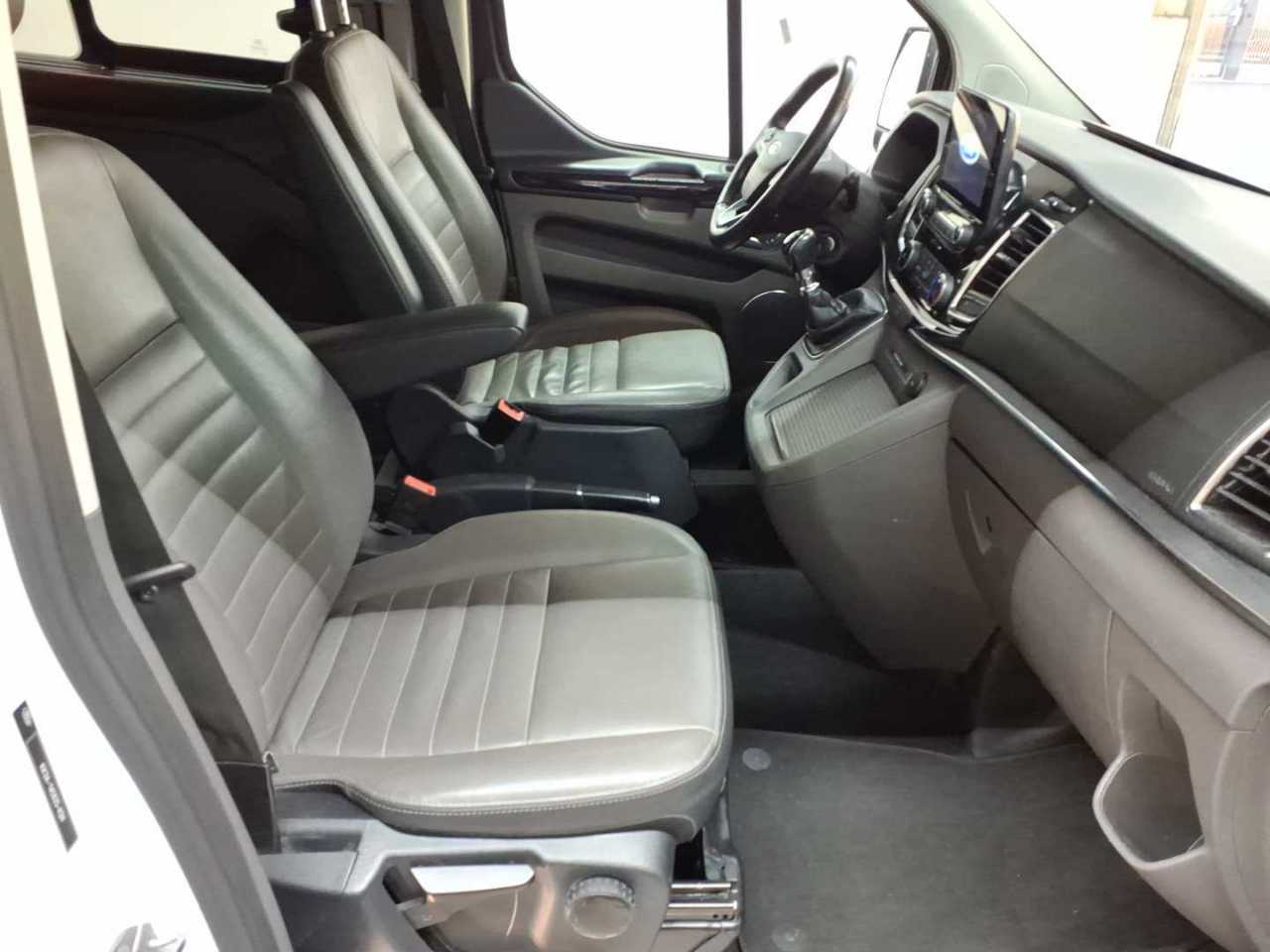 Ford Tourneo Custom 320 L1H1 VA Titanium 7