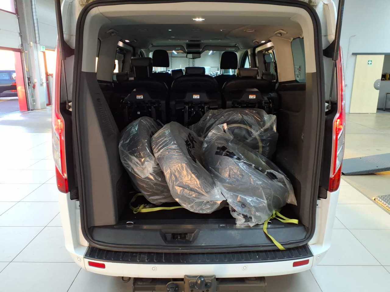 Ford Tourneo Custom 320 L1H1 VA Titanium 15