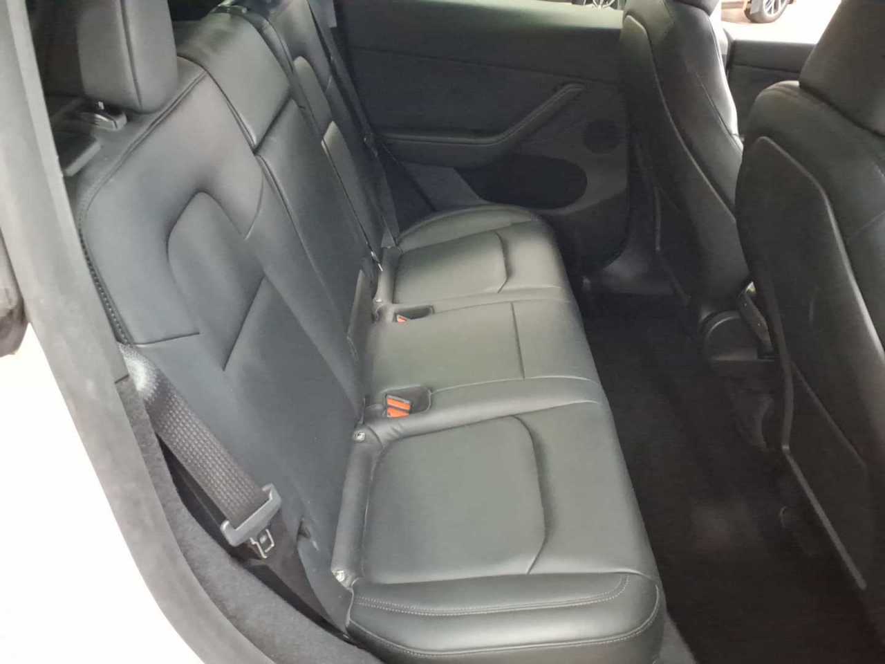 Tesla Model Y Long Range Dual Motor AWD 14