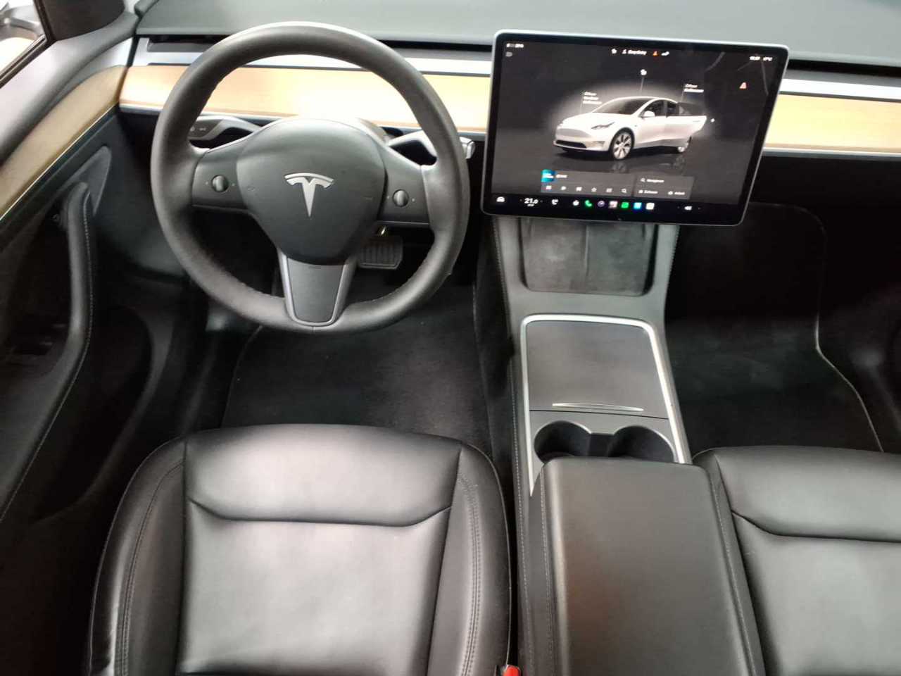 Tesla Model Y Long Range Dual Motor AWD 10