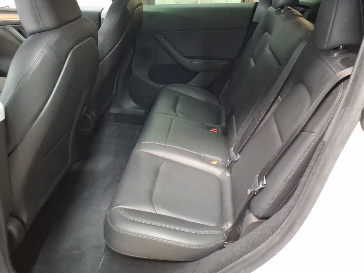 Tesla Model Y Long Range Dual Motor AWD 13