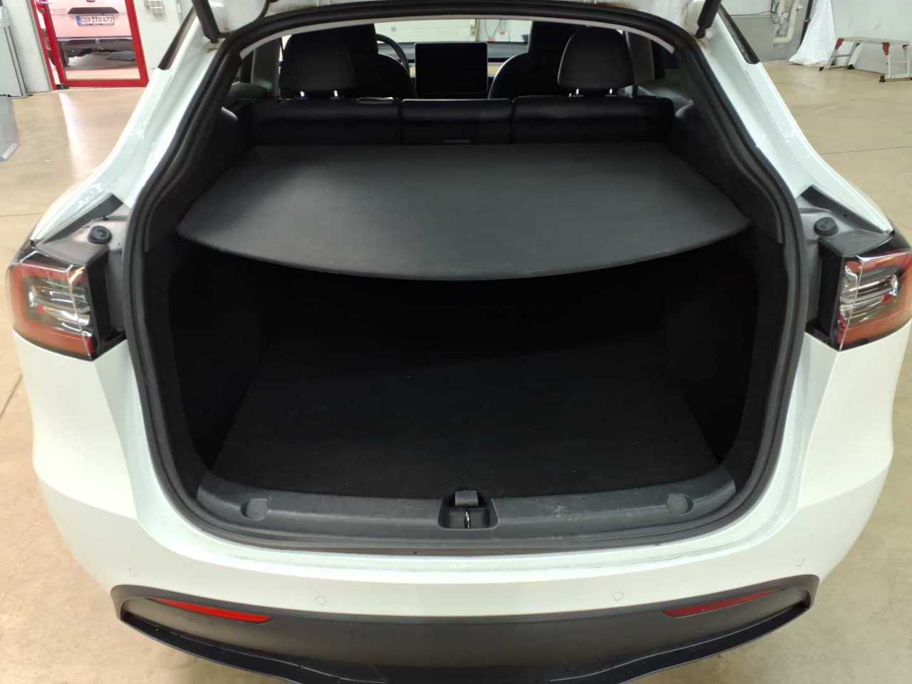 Tesla Model Y Long Range Dual Motor AWD 15