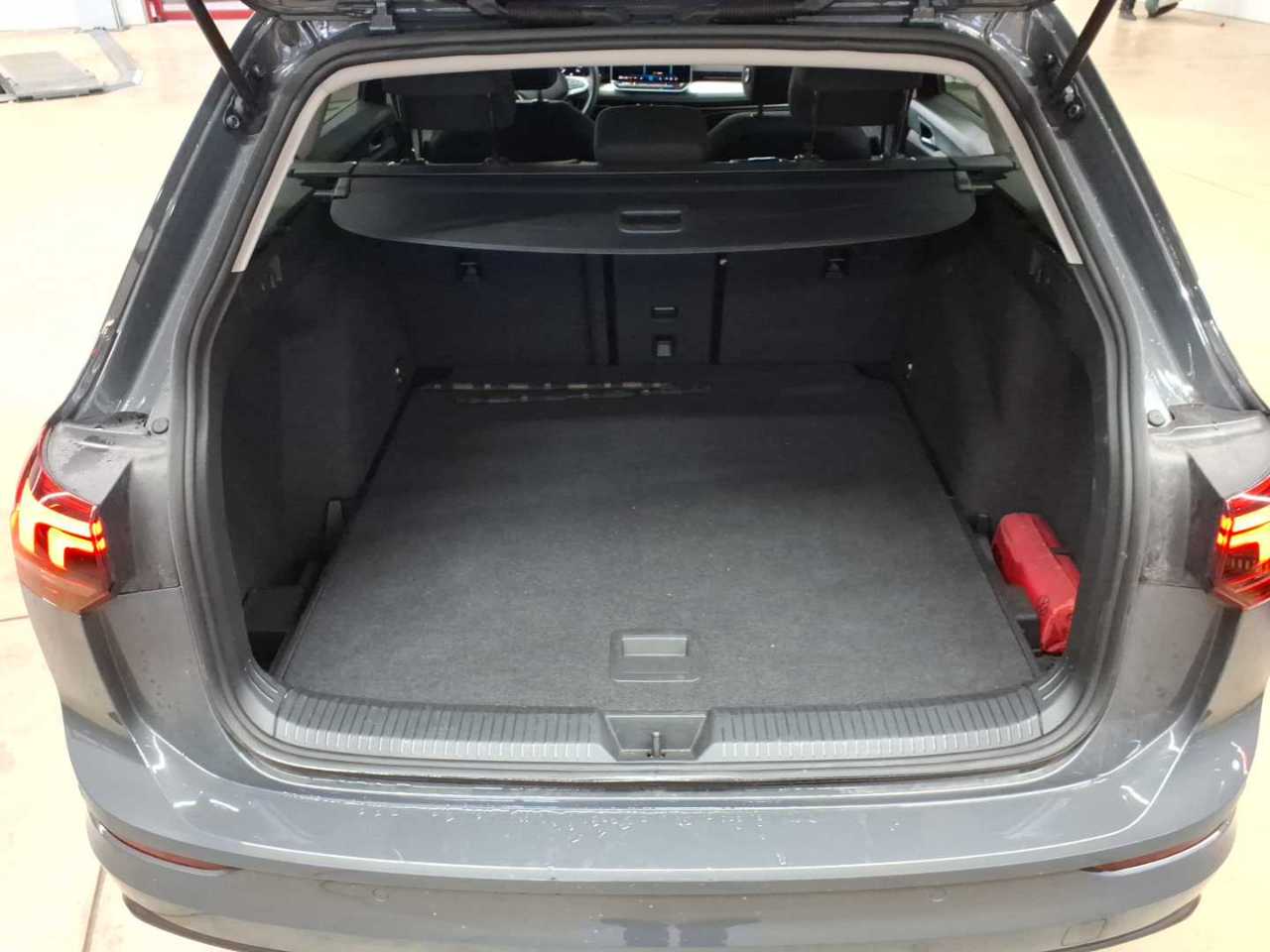 Volkswagen Golf Variant 1.5 eTSI OPF DSG Life 15