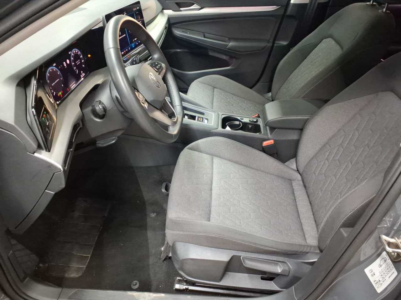Volkswagen Golf Variant 1.5 eTSI OPF DSG Life 8