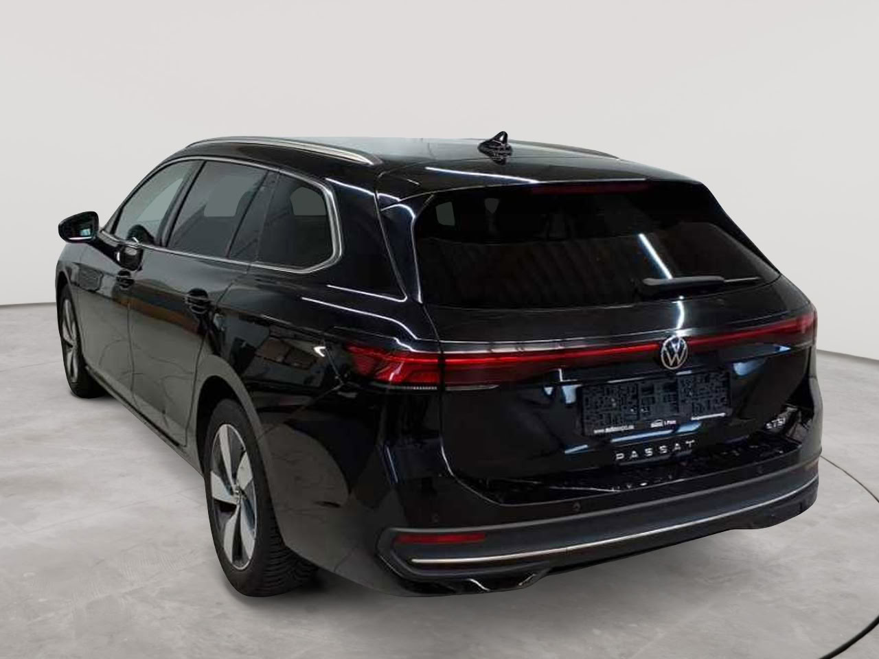 Volkswagen Passat Variant 1.5 e-TSI OPF DSG Business 5
