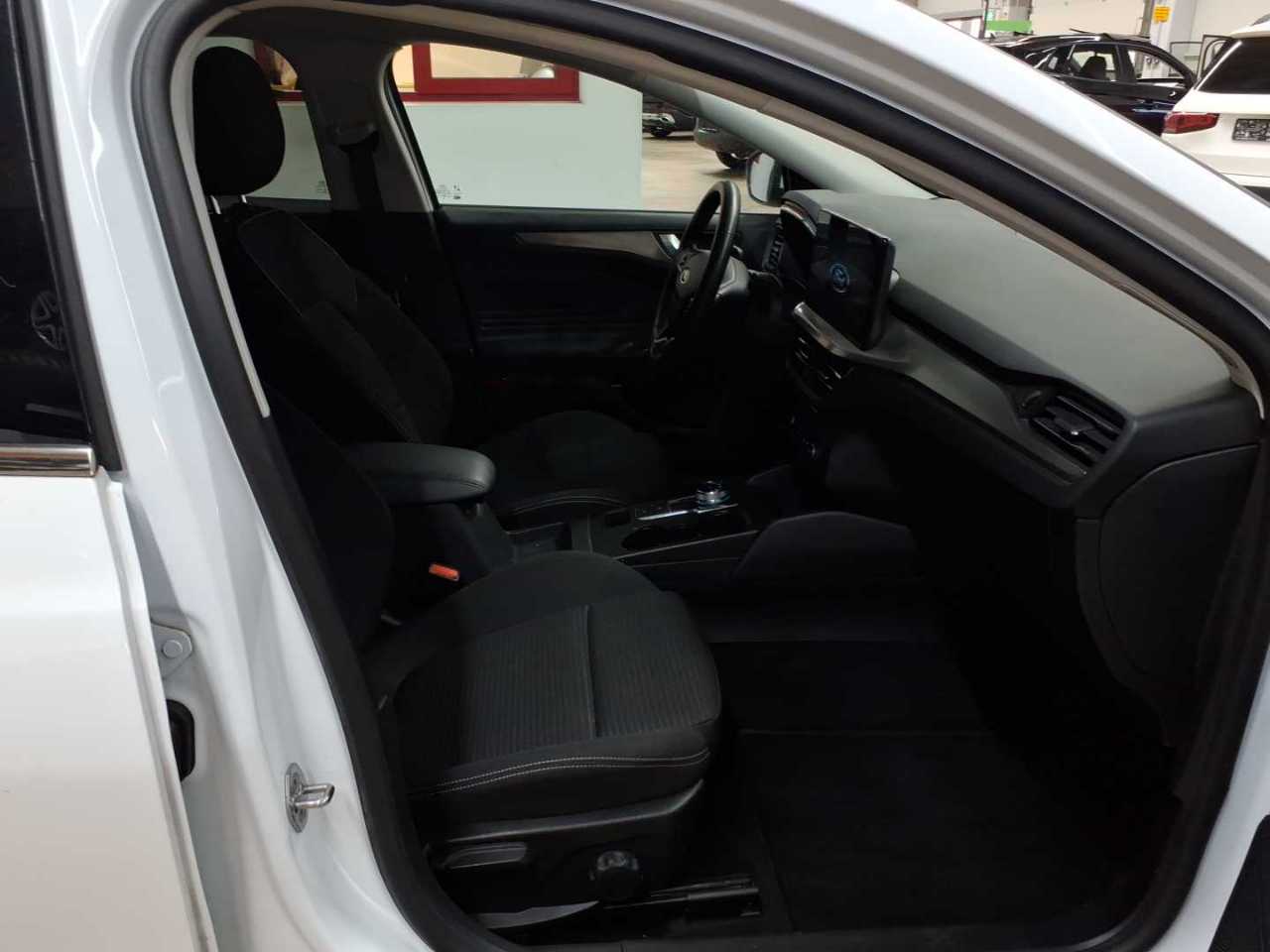 Ford Focus Turnier 1.5 EcoBlue Start-Stopp-System Aut. TITANIUM 8
